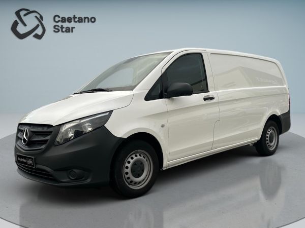 Branco Usado 2022 Mercedes Vito Monovolume | € 31.500 - Imagem 1/4