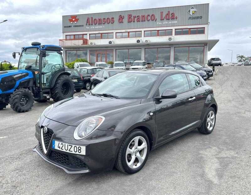 Usado Alfa Romeo MiTo 105 HP (77 kW) 2018 Cinza Citadino