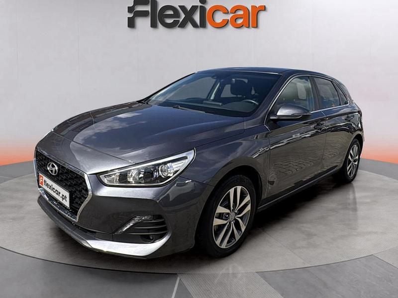 Usado Hyundai i30 Style 120 HP (88 kW) 2019 Cinza Sedan