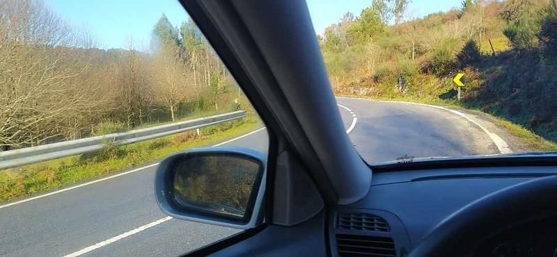 Usado Mercedes E220 150 HP (110 kW) 2002 Cinzento Sedan