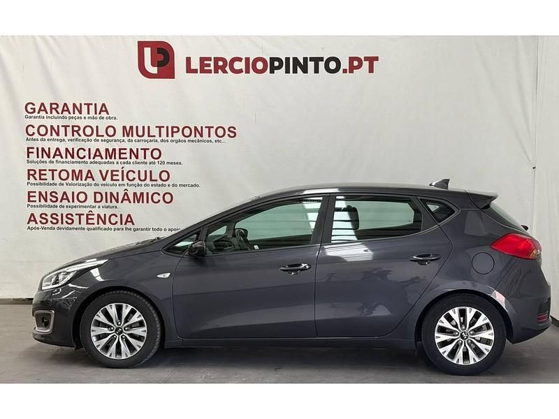 Usado Kia Ceed Turbo 100 HP (73 kW) 2018 Cinza Citadino