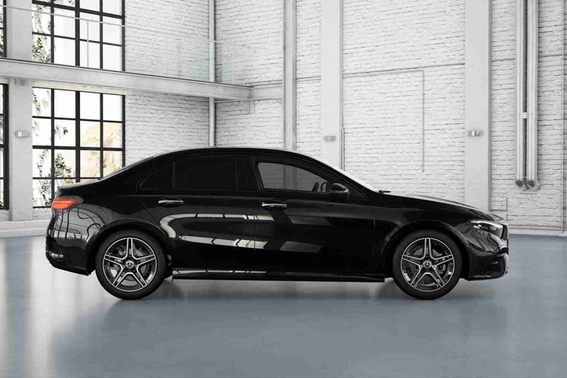 Preto Novo 2025 Mercedes A180 Sedan | € 49.770 (Preço justo) - Imagem 1/4