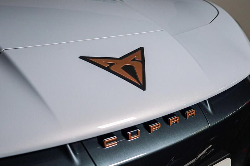 Branco Novo 2025 Cupra Tavascan Endurance SUV | € 43.500 - Imagem 1/4
