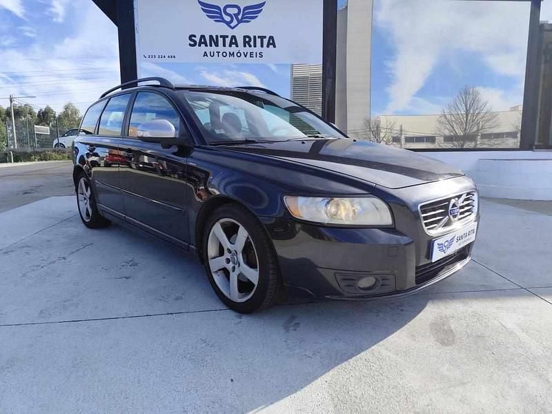 Usado Volvo V50 115 HP (84 kW) 2011 Preto Carrinha