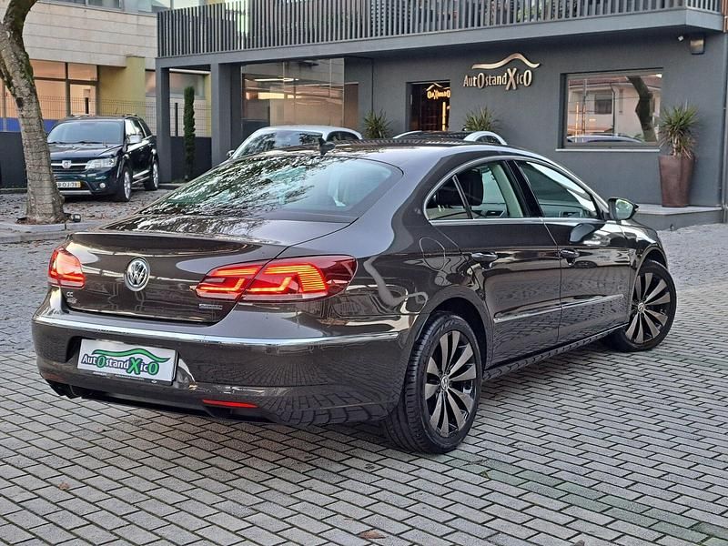 Usado VW CC 140 HP (102 kW) 2013 Castanho Sedan