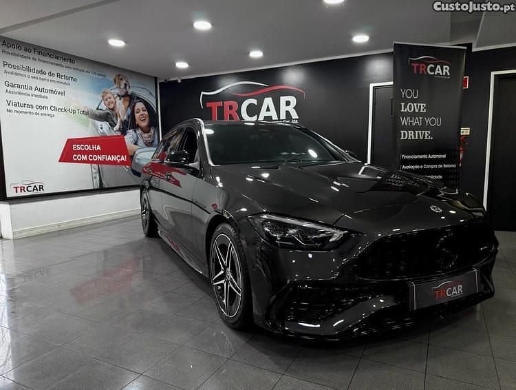 Usado Mercedes C200 AMG line 150 HP (110 kW) 2022 Preto Carrinha