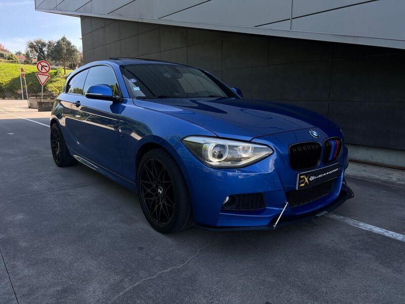 Azul Usado 2012 BMW 125 Citadino | € 18.990 - Imagem 1/4