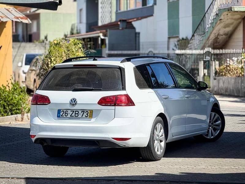 Usado VW Golf VII Highline 110 HP (80 kW) 2015 Branco Carrinha