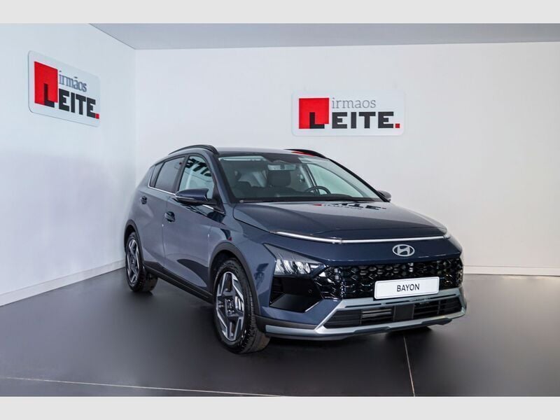 Aurora gray (metalizado) Novo 2025 Hyundai Bayon Premium SUV | € 25.690 (Caro) - Imagem 1/4