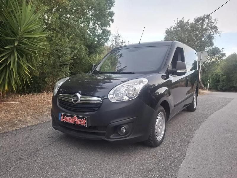 Preto Usado 2016 Opel Combo Monovolume | € 8.800 - Imagem 1/4