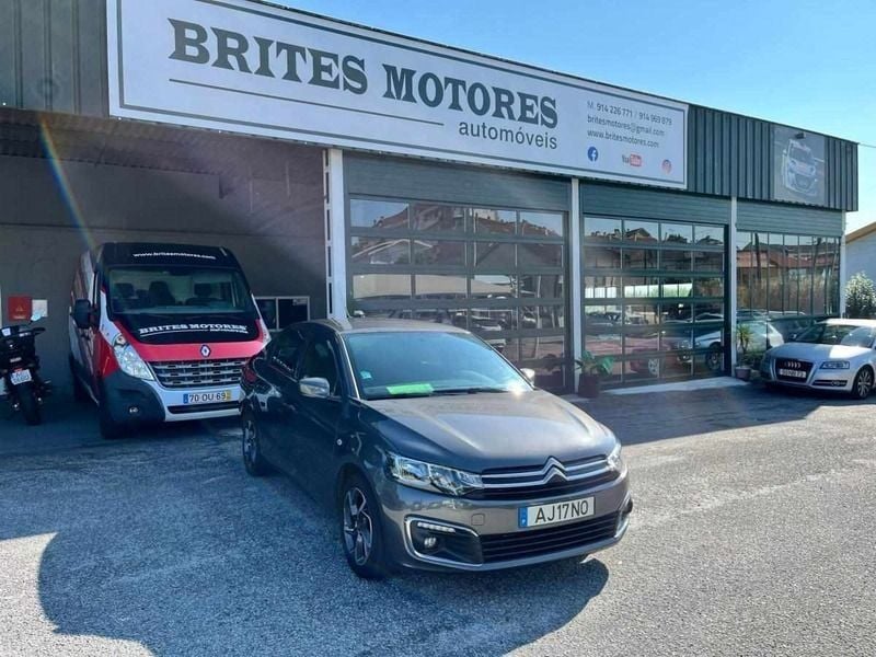 Cinzento Usado 2021 Citroën C-Elysee I Sedan | € 12.950 - Imagem 1/4