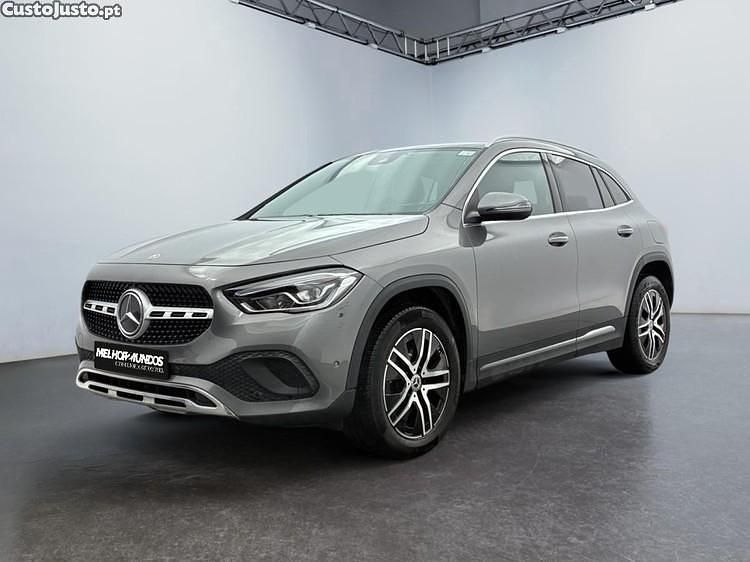 Usado Mercedes GLA200 Business 150 HP (110 kW) 2022 Cinza SUV