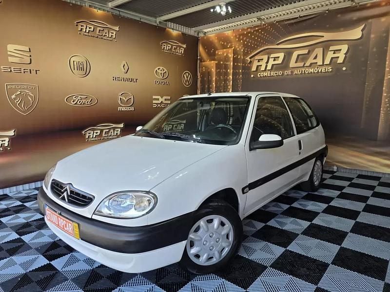 Usado Citroën Saxo 42 HP (30 kW) 2000 Branco Citadino