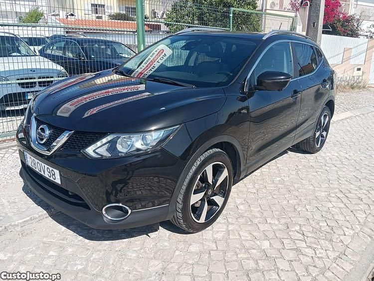 Preto Usado 2016 Nissan Qashqai N-Connecta SUV | € 15.900 (Preço justo) - Imagem 1/1