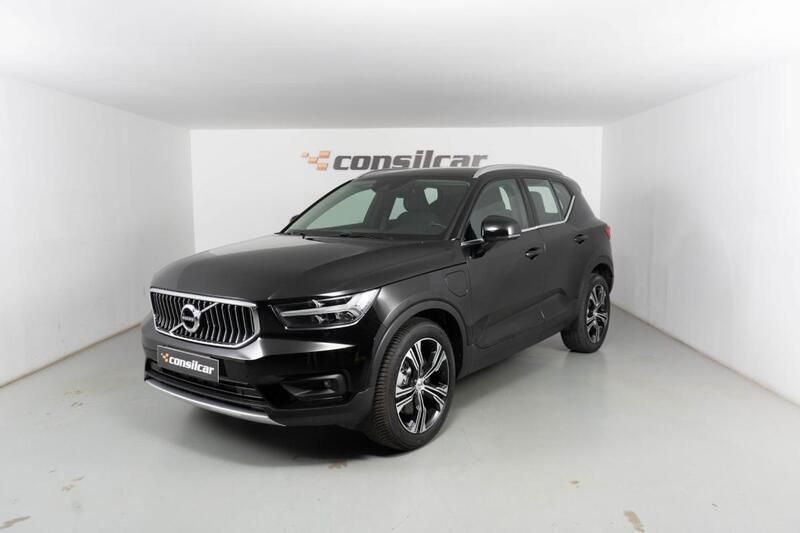 Preto Usado 2021 Volvo XC40 Inscription SUV | € 28.780 (Bom preço) - Imagem 1/4