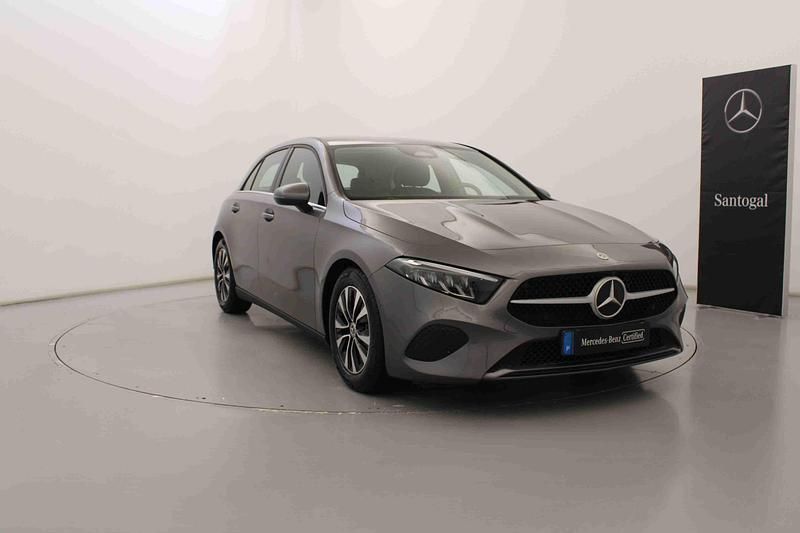 Outro Usado 2023 Mercedes A200 Sedan | € 27.990 - Imagem 1/4