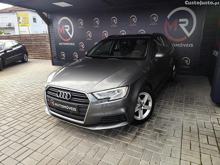 Usado Audi A3 Sport 116 HP (85 kW) 2017 Preto Carrinha