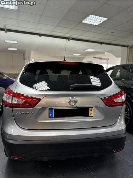 Cinza Usado 2015 Nissan Qashqai SUV | € 10.900 (Super Preço) - Imagem 1/1
