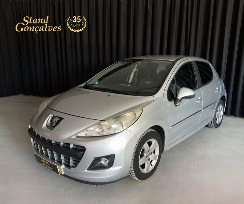Cinza Usado 2011 Peugeot 207 Sportium Citadino | € 7.500 (Preço justo) - Imagem 1/4