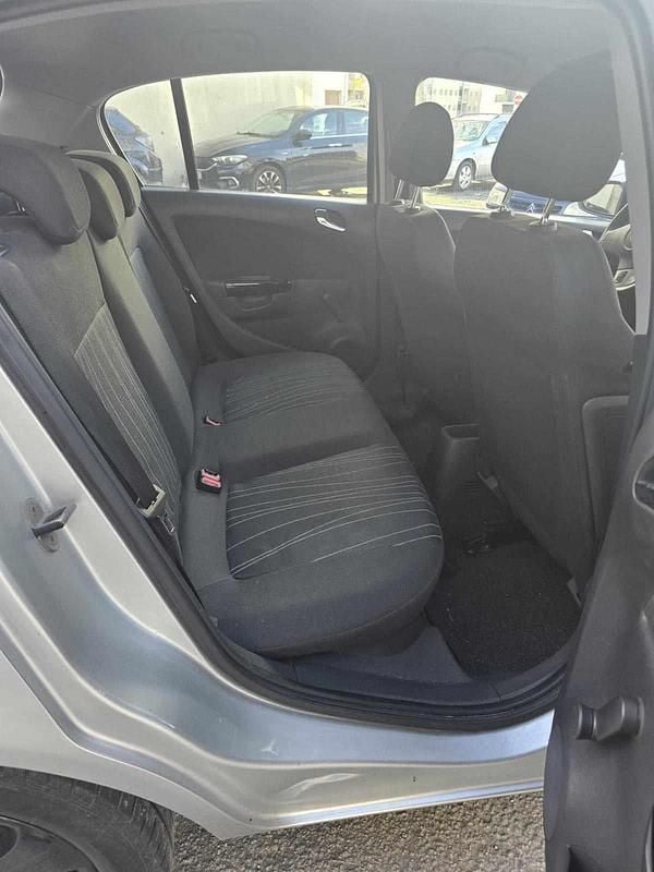 Usado Opel Corsa 80 HP (58 kW) 2007 Cinzento Citadino