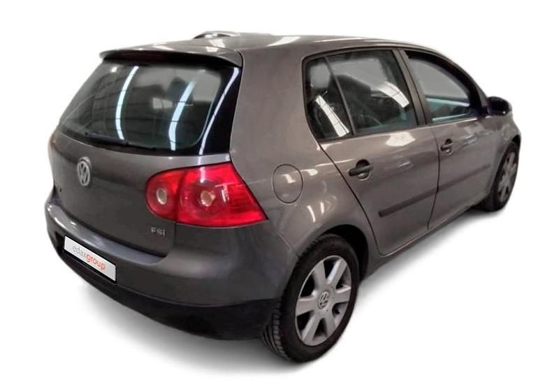 Usado VW Golf IV 90 HP (66 kW) 2004 Cinzento