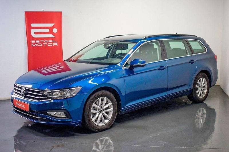 Azul Usado 2020 VW Passat Business Carrinha | € 23.500 (Preço justo) - Imagem 1/4