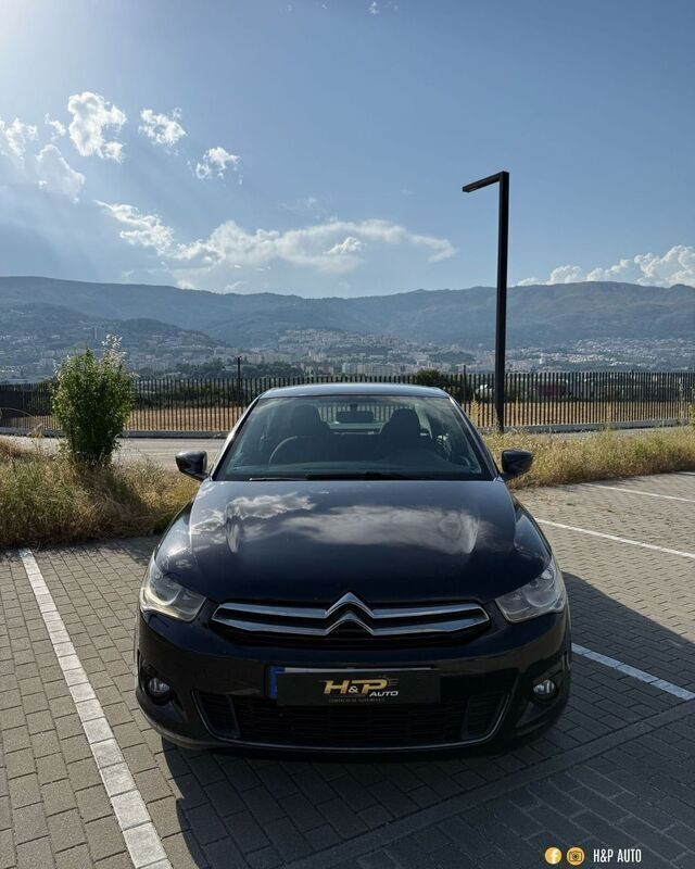 Preto Usado 2016 Citroën C-Elysee I Exclusive Sedan | € 5.800 - Imagem 1/4