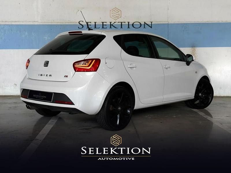 Usado Seat Ibiza 105 HP (77 kW) 2016 Branco