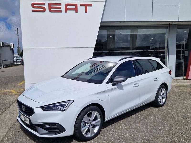 Branco Usado 2025 Seat Leon FR Carrinha | € 33.990 - Imagem 1/4