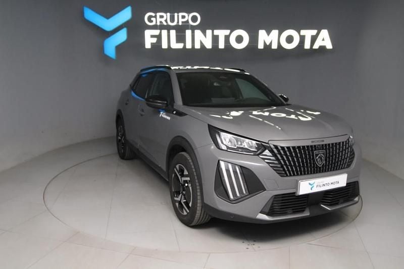 Cinzento Usado 2025 Peugeot e-2008 Allure SUV | € 32.990 (Caro) - Imagem 1/1