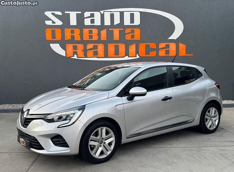 Cinza Usado 2020 Renault Clio V Citadino | € 13.750 (Preço justo) - Imagem 1/1
