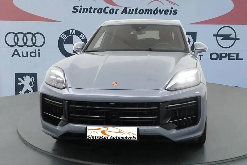 Cinza antracite Usado 2024 Porsche Cayenne Turbo E-Hybrid SUV | € 176.000 - Imagem 1/4