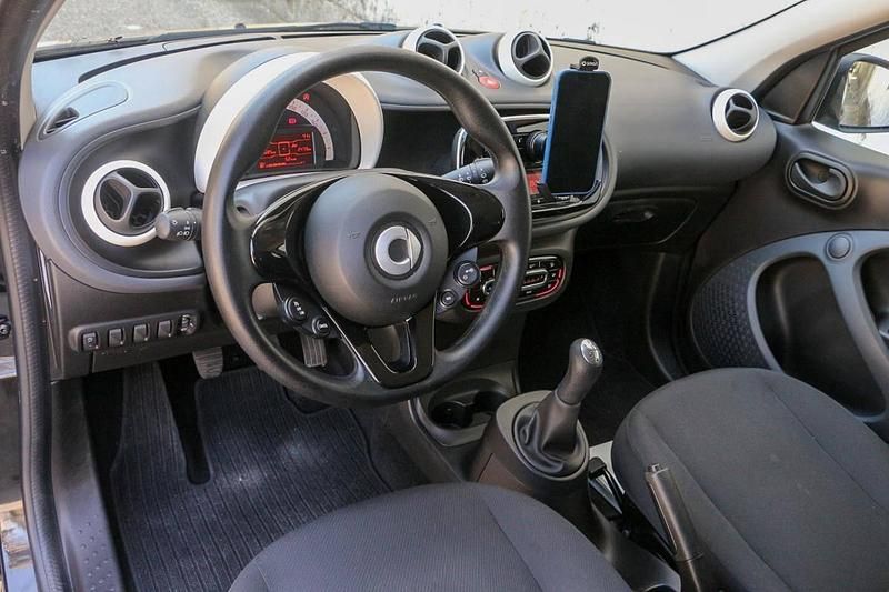 Usado Smart ForFour 71 HP (52 kW) 2017 Cinza Citadino