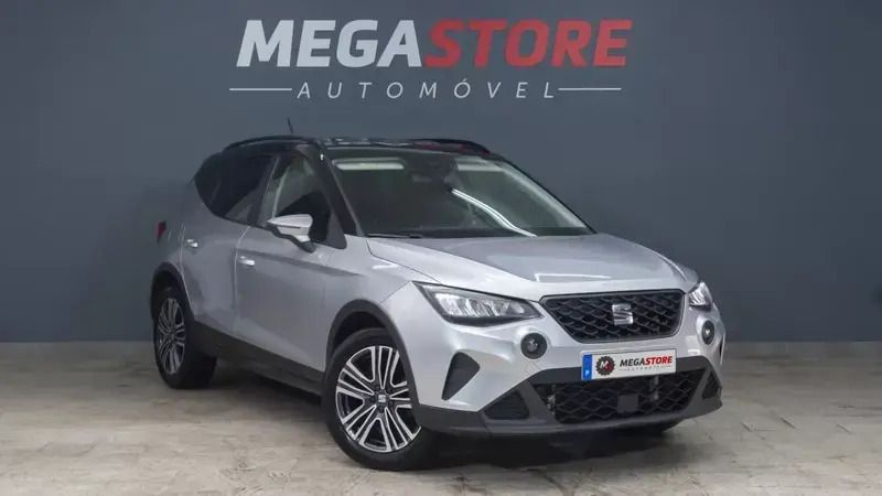 Cinzento Usado 2023 Seat Arona Style SUV | € 19.450 (Preço justo) - Imagem 1/4
