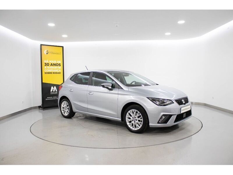 Cinzento Usado 2019 Seat Ibiza Style | € 15.480 (Preço justo) - Imagem 1/4