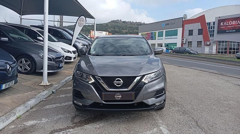 Cinza Usado 2018 Nissan Qashqai SUV | € 19.000 (Preço justo) - Imagem 1/4