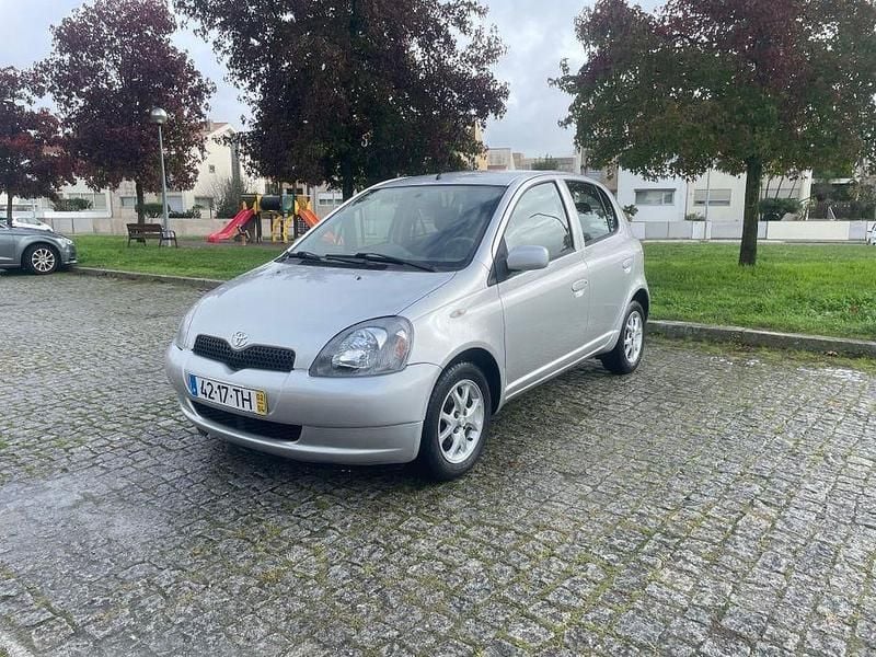 Usado 2002 Toyota Yaris Sedan | € 3.900 (Preço elevado) - Imagem 1/4