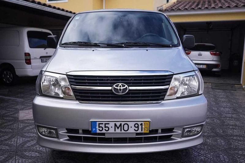 Usado 2011 Toyota HiAce Monovolume | € 11.000 - Imagem 1/4