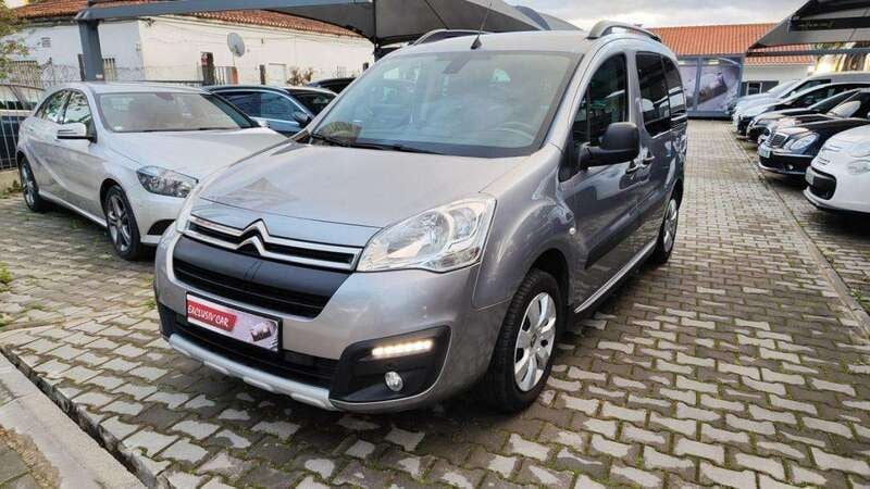 Cinza Usado 2018 Citroën Berlingo PureTech Monovolume | € 12.900 (Preço justo) - Imagem 1/4