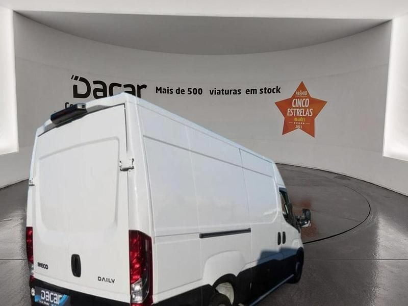 Usado Iveco Daily 156 HP (114 kW) 2023 Branco