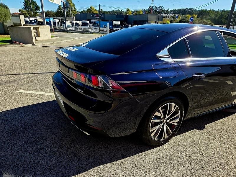 Usado Peugeot 508 Allure 130 HP (95 kW) 2020 Azul Sedan