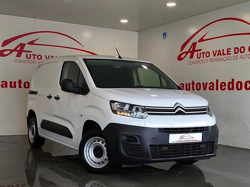 Branco Usado 2020 Citroën Berlingo Feel Monovolume | € 13.190 (Preço justo) - Imagem 1/4