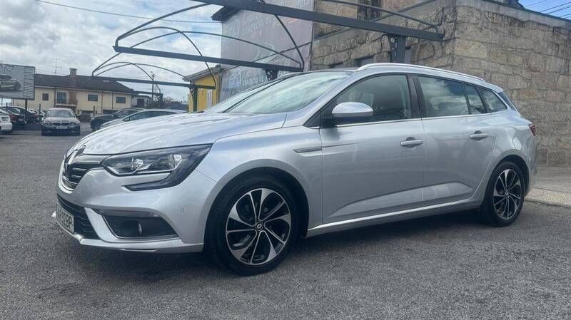 Usado Renault Mégane IV 110 HP (80 kW) 2018 Cinzento Carrinha