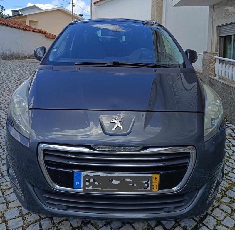 Cinzento Usado 2015 Peugeot 5008 Monovolume | € 7.500 (Super Preço) - Imagem 1/4
