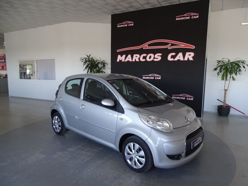 Cinzento (metalizado) Usado 2009 Citroën C1 Citadino | € 7.900 (Preço elevado) - Imagem 1/4