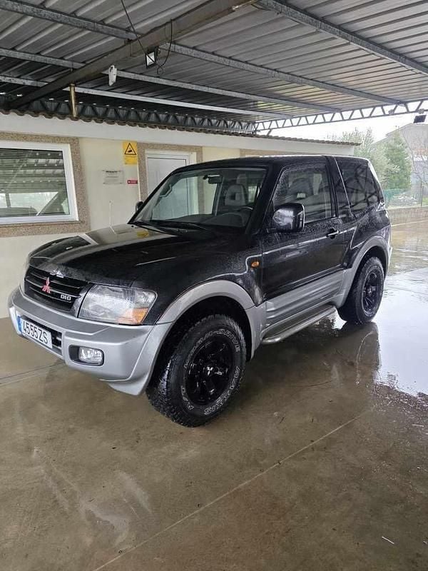Usado Mitsubishi Pajero 165 HP (121 kW) 2000 Preto SUV