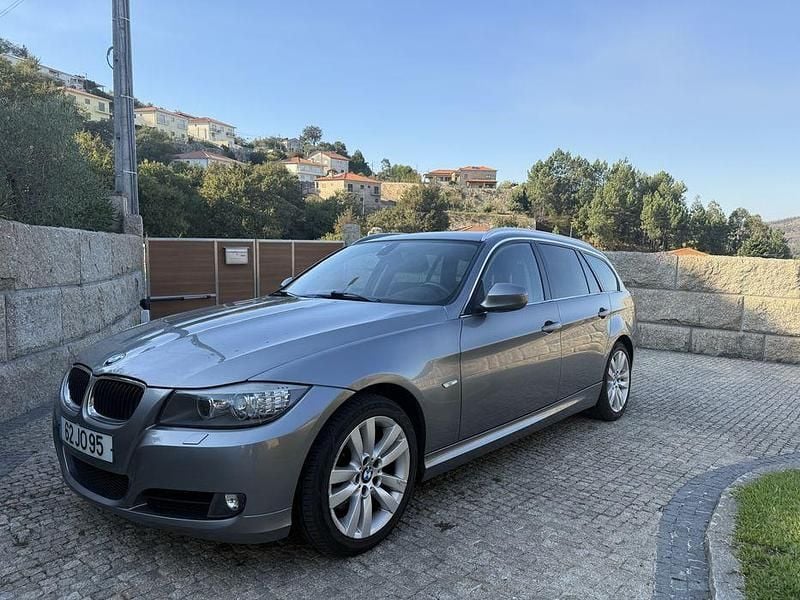 Usado 2010 BMW 320 Sport Line Carrinha | € 11.500 (Preço justo) - Imagem 1/4