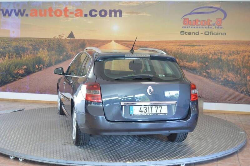 Usado Renault Laguna III Dynamique 110 HP (80 kW) 2010 Antracite Carrinha