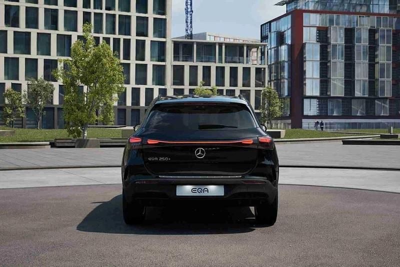 Preto Novo 2025 Mercedes EQA250+ Edition SUV | € 61.875 - Imagem 1/4