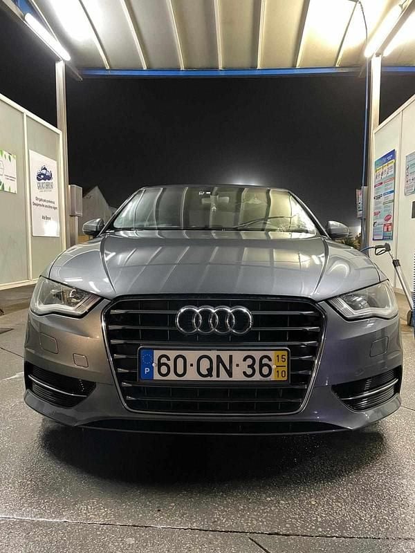 Cinzento Usado 2015 Audi A3 Citadino | € 9.500 (Bom preço) - Imagem 1/4